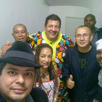 Claudio Costa e vários representantes culturais