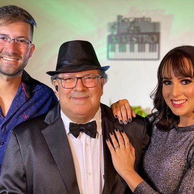 José Augusto e seus filhos: Carol Ferreira (cantora) e Guto