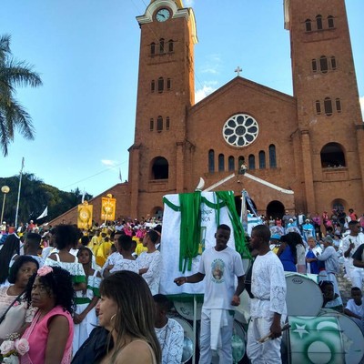 Moçambique Lua Branca em Romaria