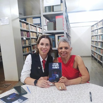 Sandra Modestou e a escritora Zoraida Pierre