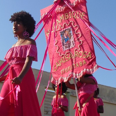 Moçambique Camisa Rosa